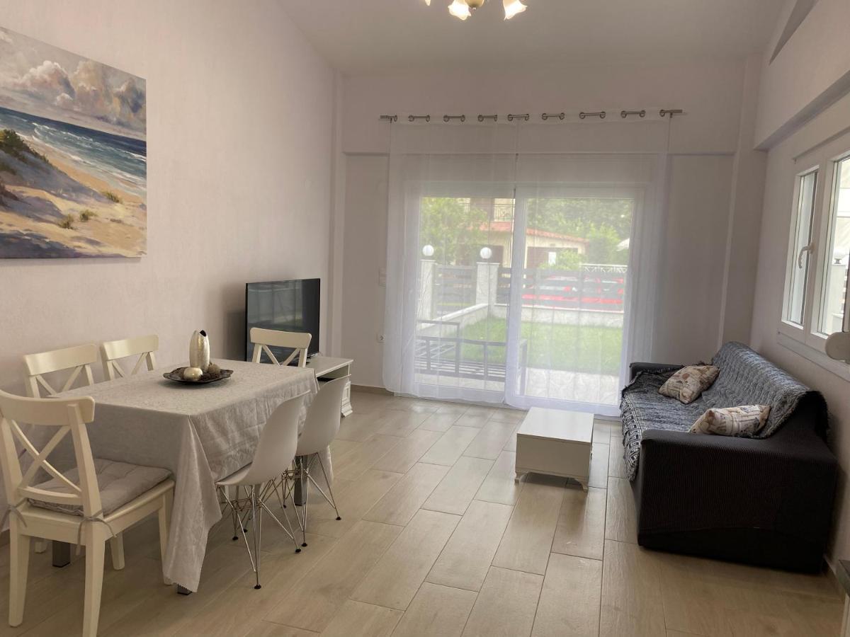 Lili Houses In Nikiti 350M From The Beach Exterior photo