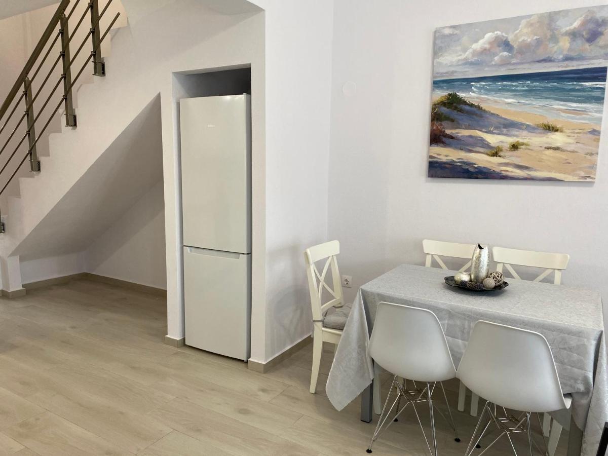Lili Houses In Nikiti 350M From The Beach Exterior photo